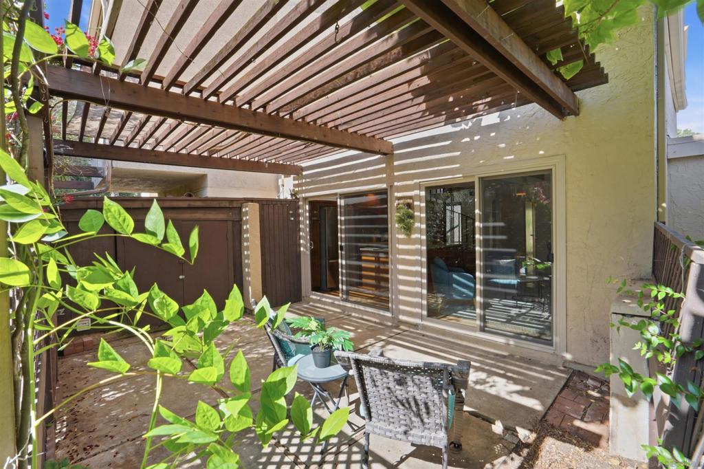 23660 Country Villa Rd Property Photo 4