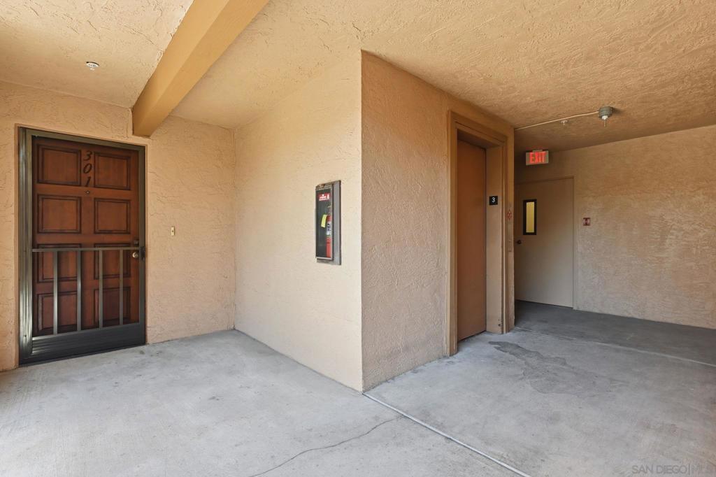 5649 Lake Park 301 Property Photo 7
