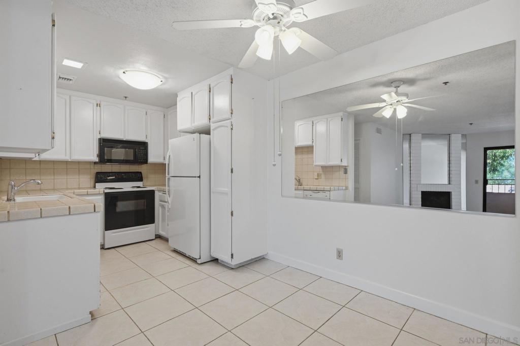 5649 Lake Park 301 Property Photo 16