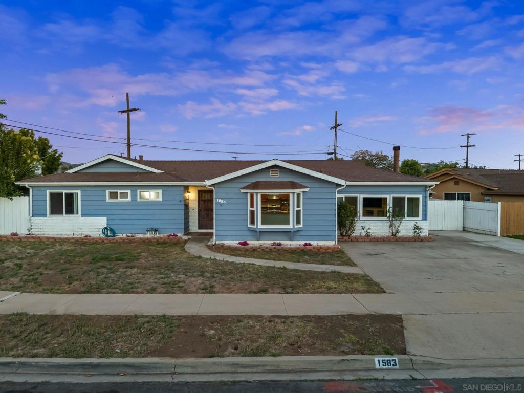 1583 Jade Ave Property Photo 1