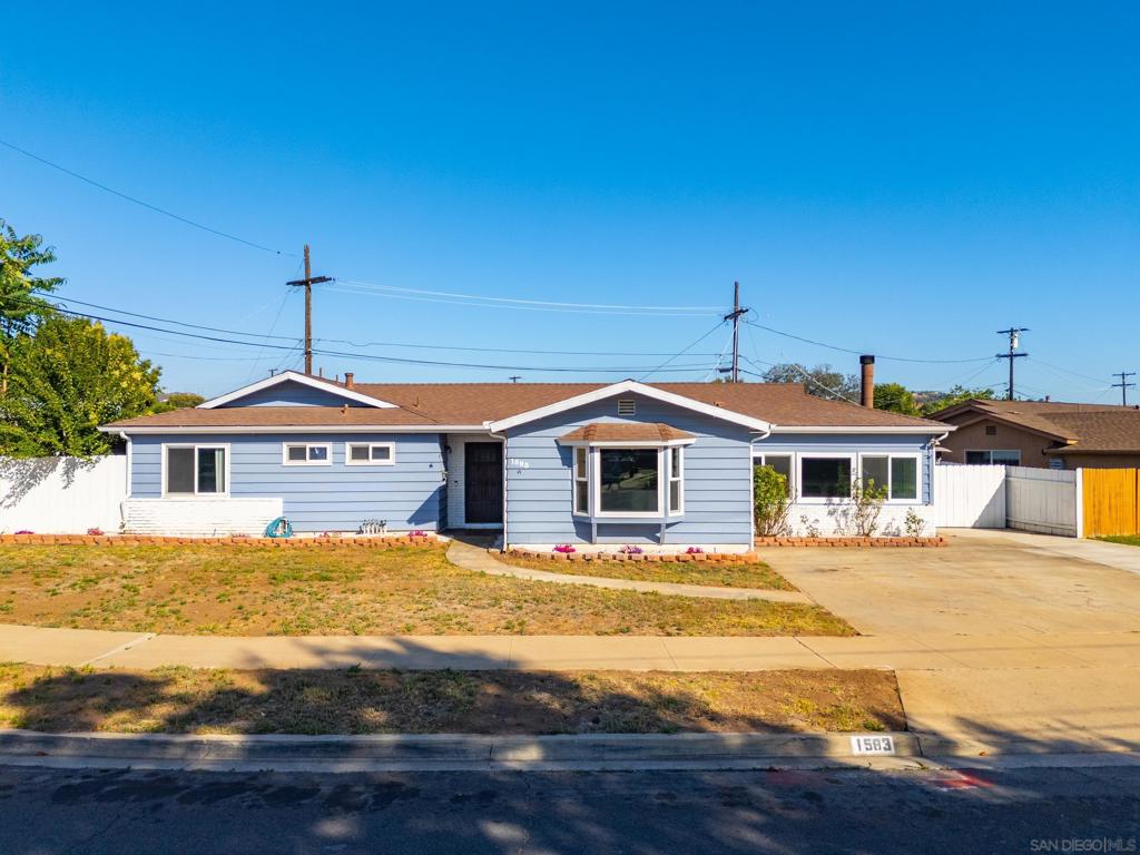 1583 Jade Ave Property Photo 2