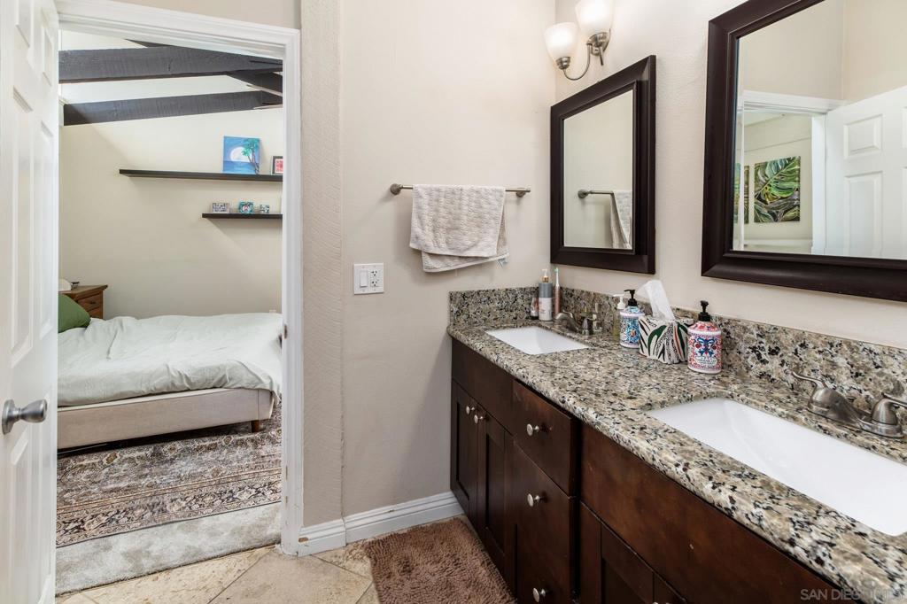 2544 Navarra Dr 4 Property Photo 20