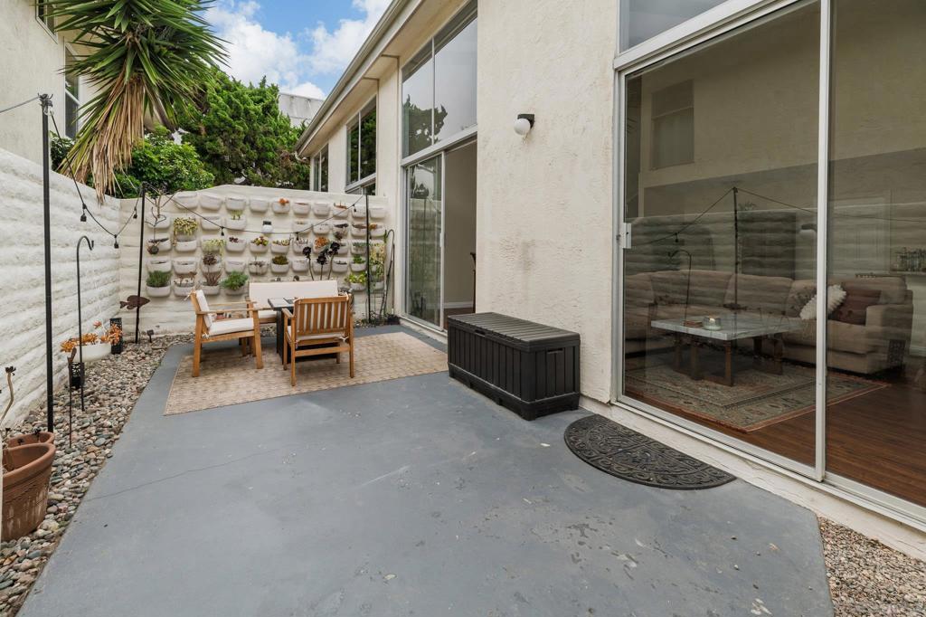 2544 Navarra Dr 4 Property Photo 27