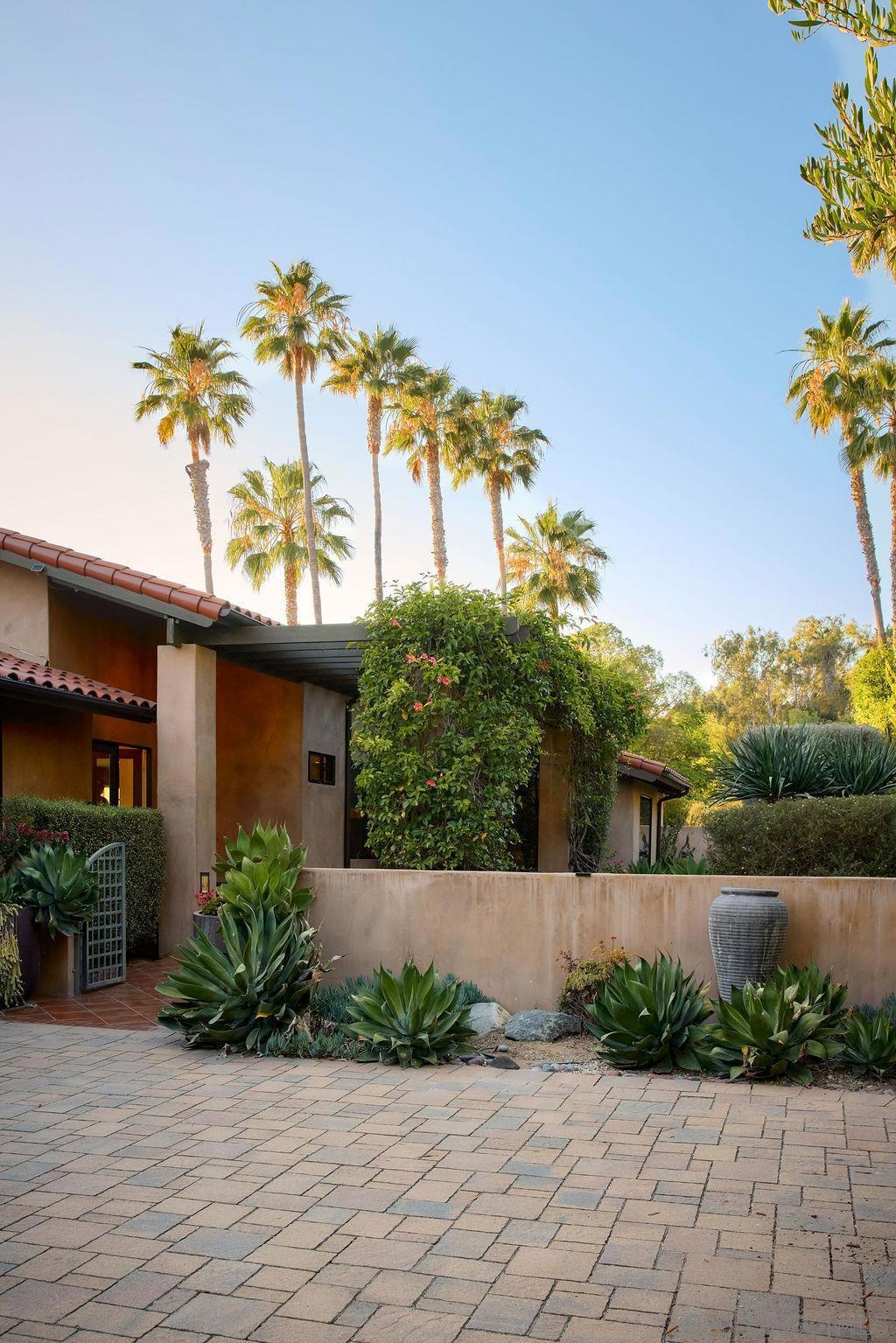 17335 Via Del Bravo Property Photo 5