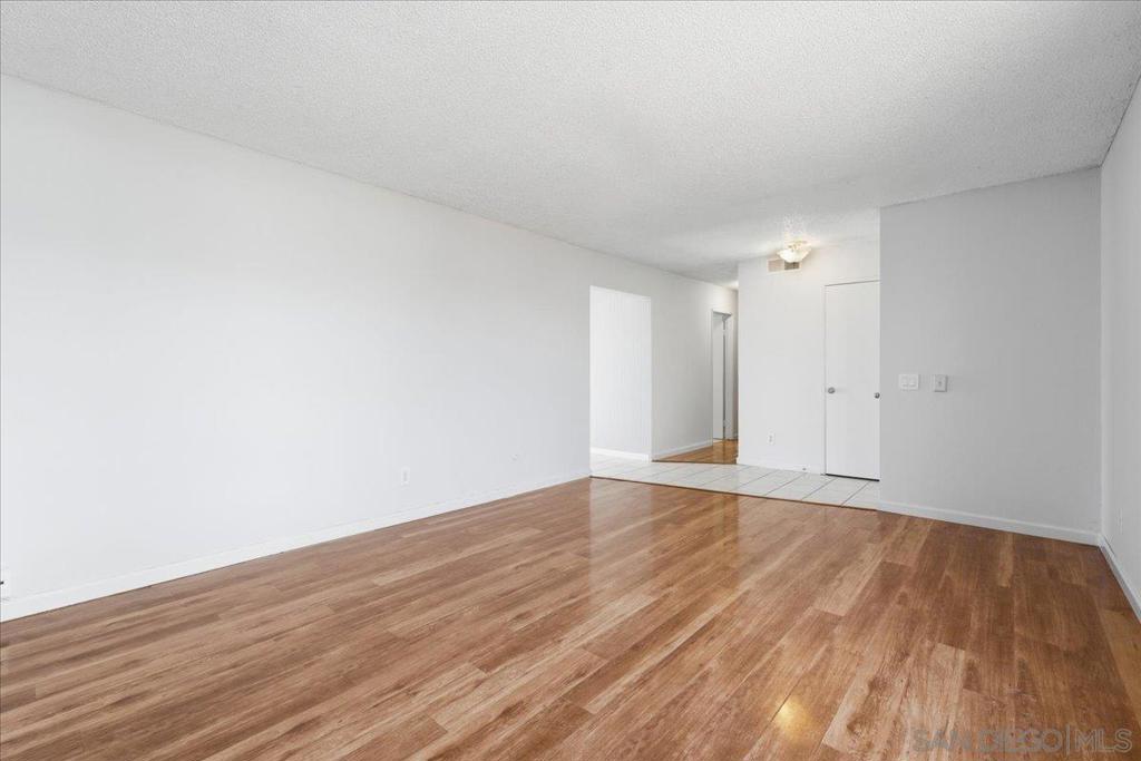 8737 Jade Coast Dr Property Photo 6