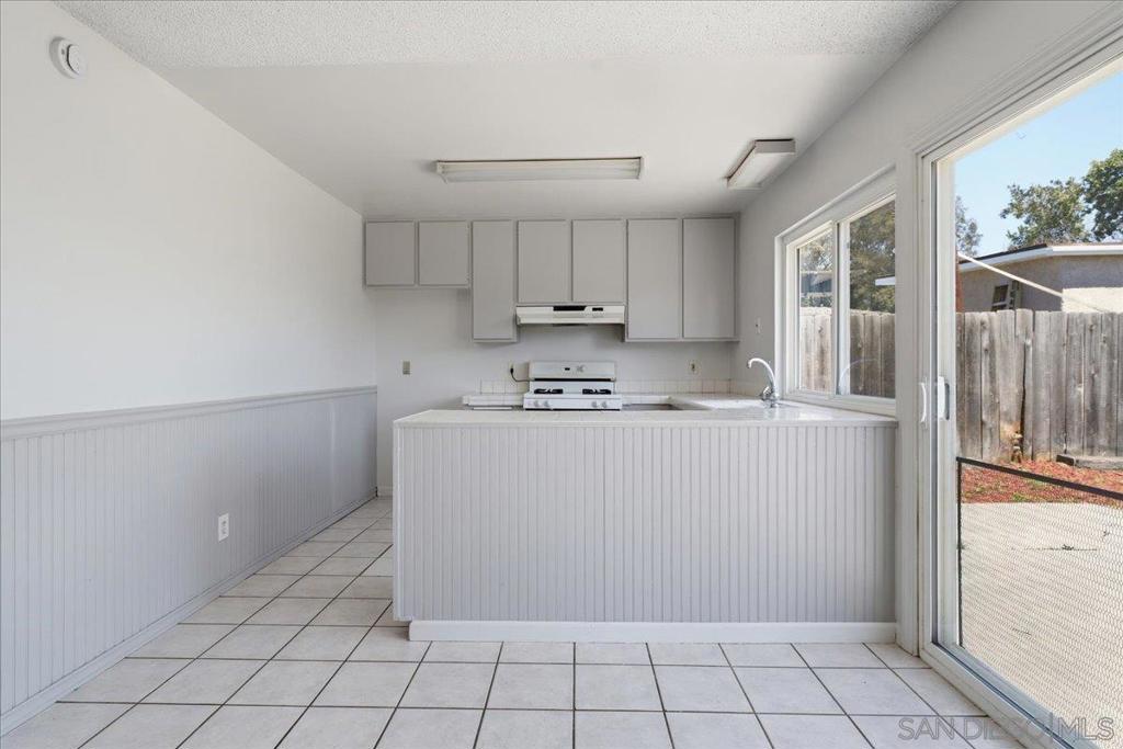 8737 Jade Coast Dr Property Photo 10