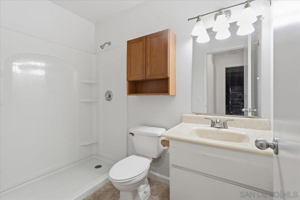 8737 Jade Coast Dr Property Photo 14