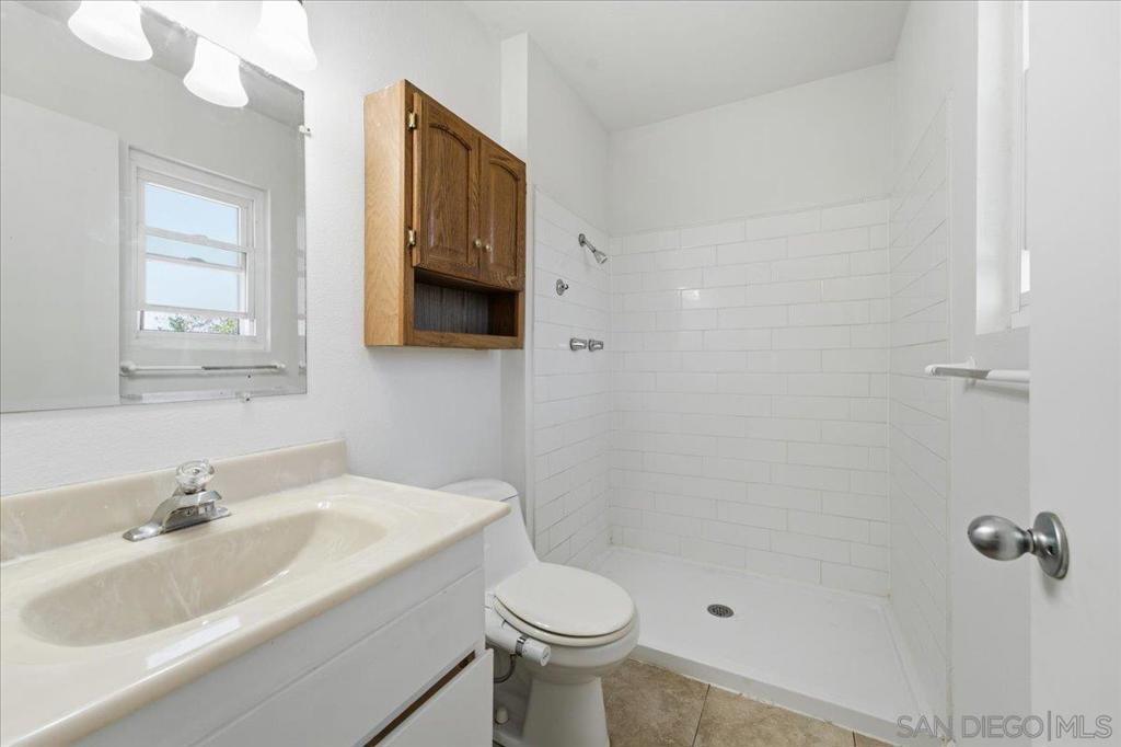 8737 Jade Coast Dr Property Photo 18