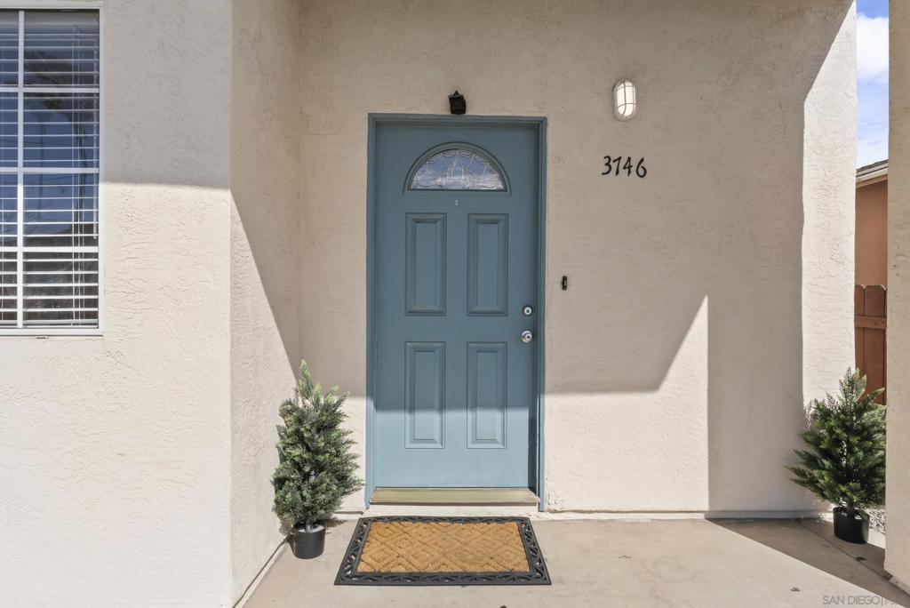 3746 Harding Ave Property Photo 4
