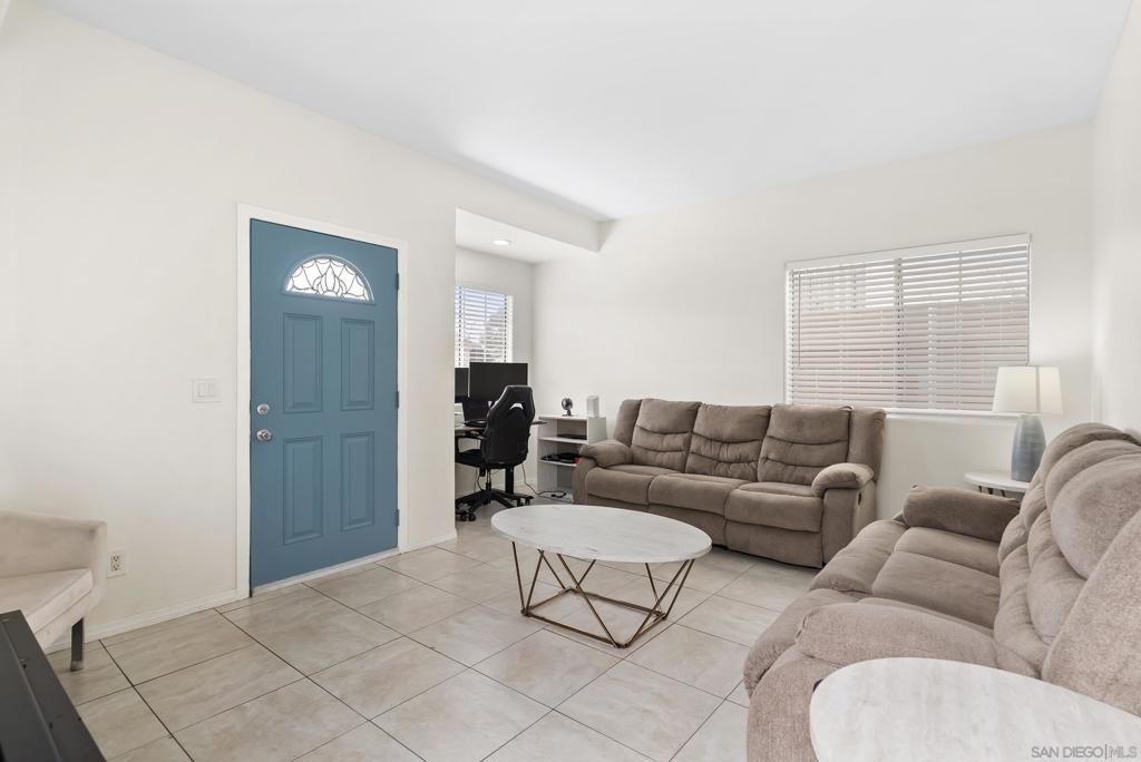 3746 Harding Ave Property Photo 5