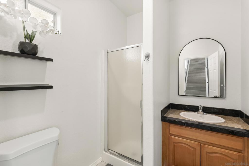 3746 Harding Ave Property Photo 19