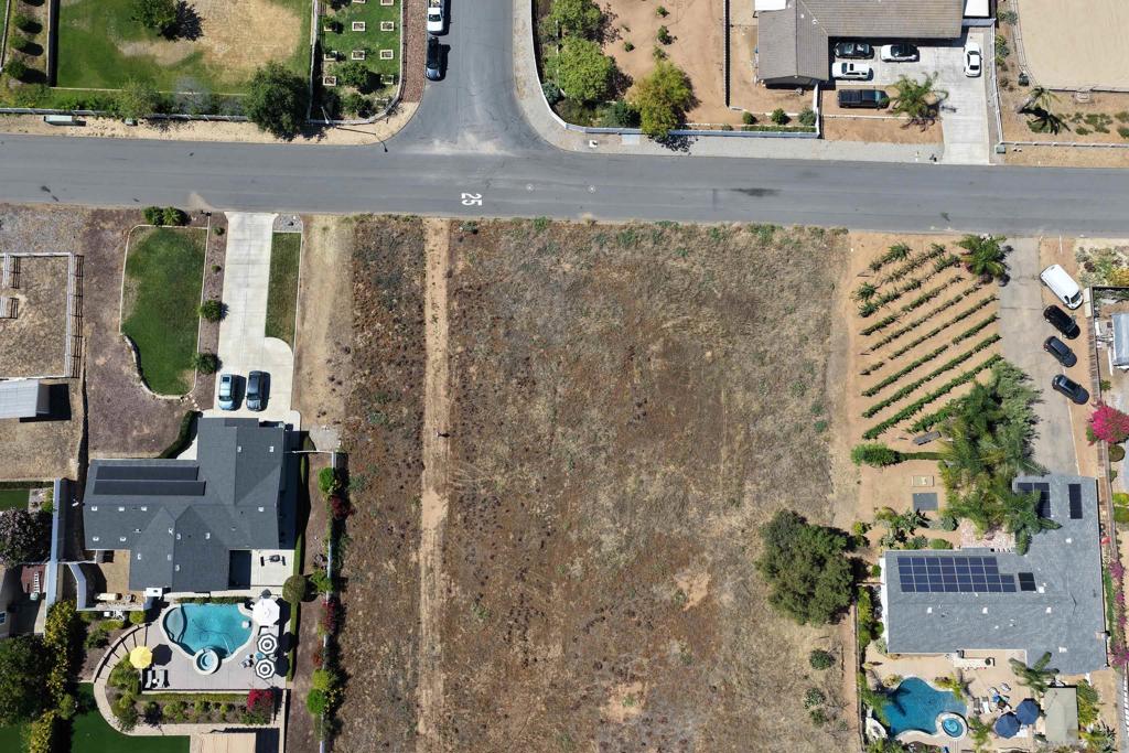 14444 Twin Peaks Rd Property Photo 5