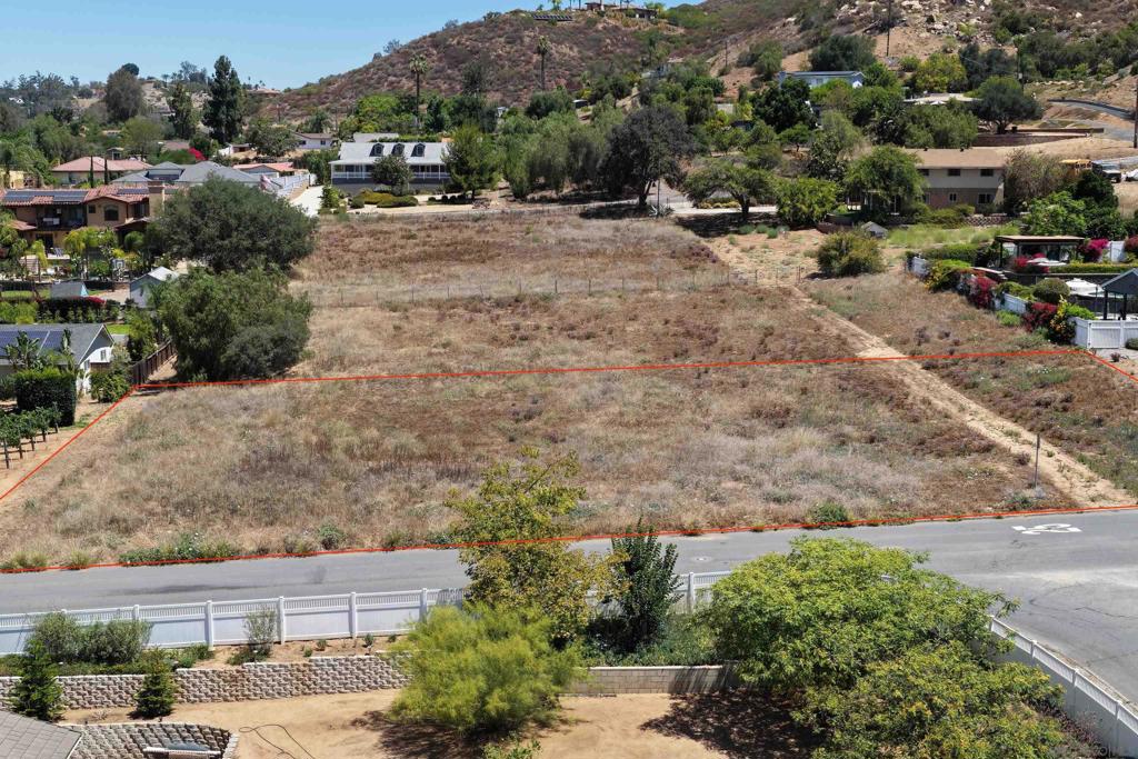 14444 Twin Peaks Rd Property Photo 8