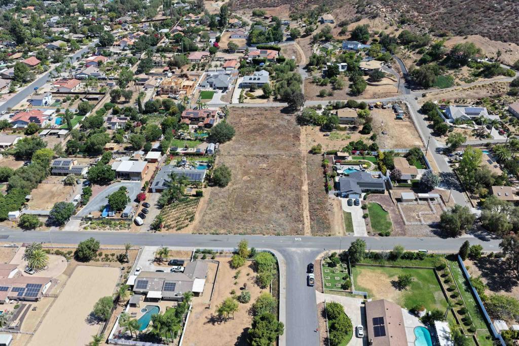 14444 Twin Peaks Rd Property Photo 12