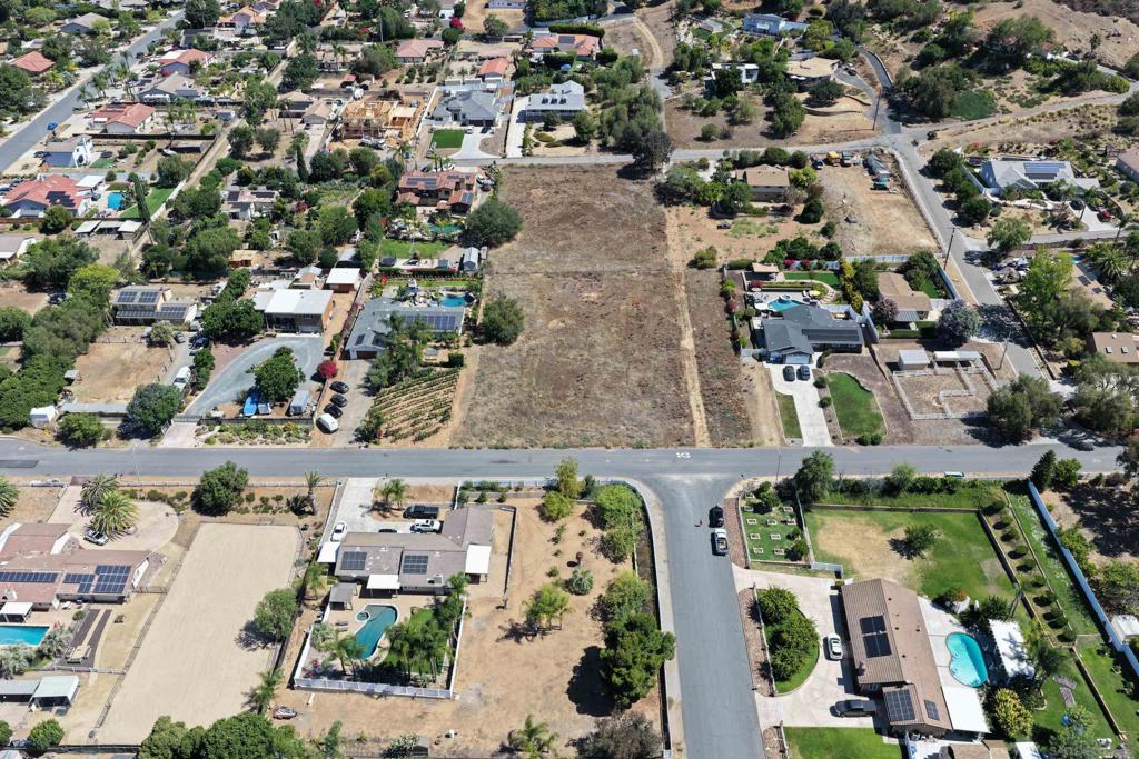 14444 Twin Peaks Rd Property Photo 13