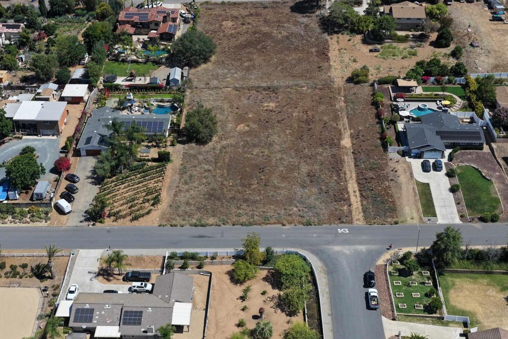 14444 Twin Peaks Rd Property Photo 14