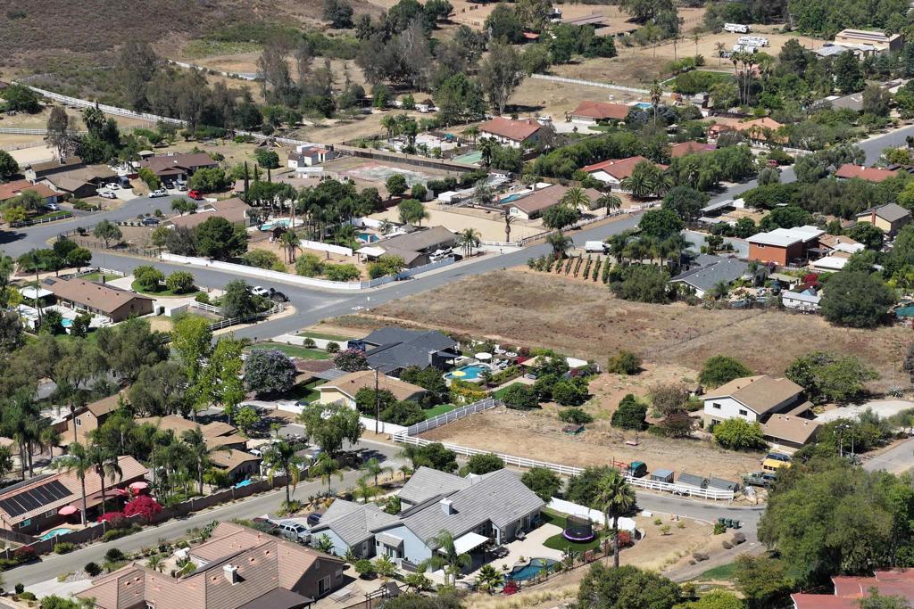 14444 Twin Peaks Rd Property Photo 21
