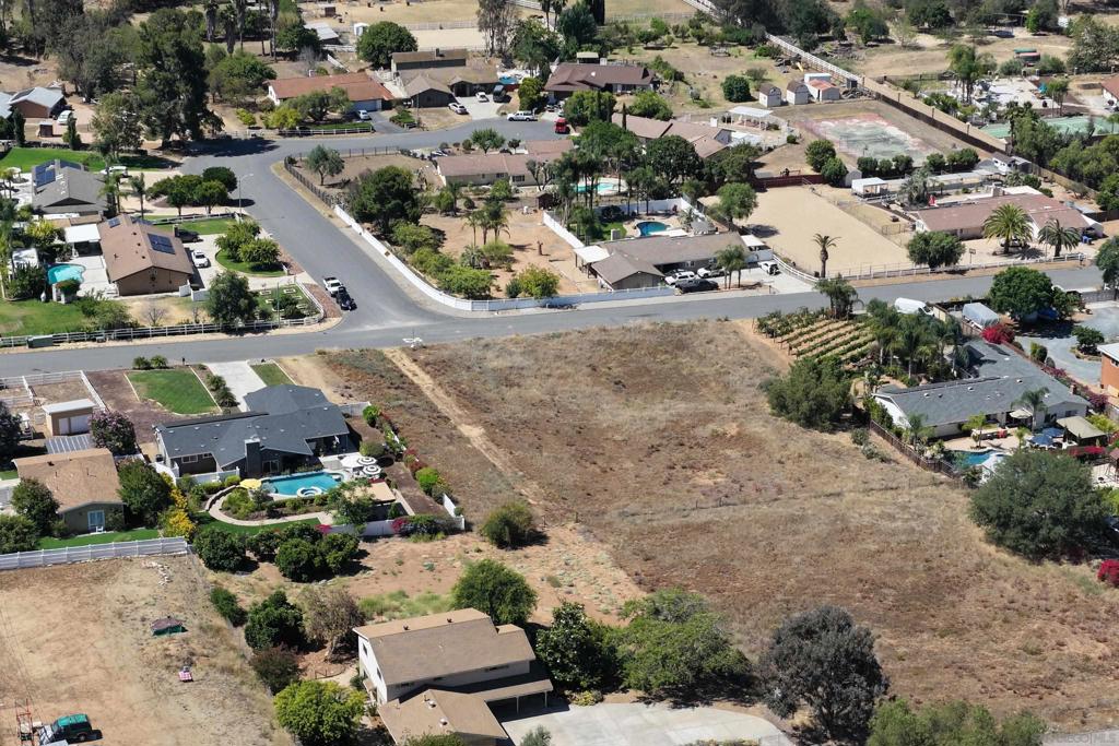 14444 Twin Peaks Rd Property Photo 22