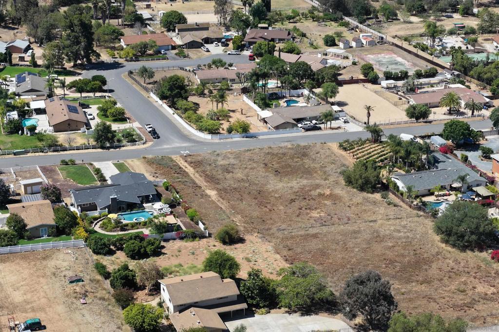 14444 Twin Peaks Rd Property Photo 23