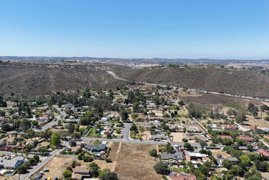 14444 Twin Peaks Rd Property Photo 24