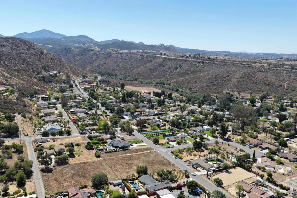 14444 Twin Peaks Rd Property Photo 25