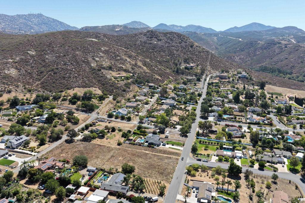 14444 Twin Peaks Rd Property Photo 27