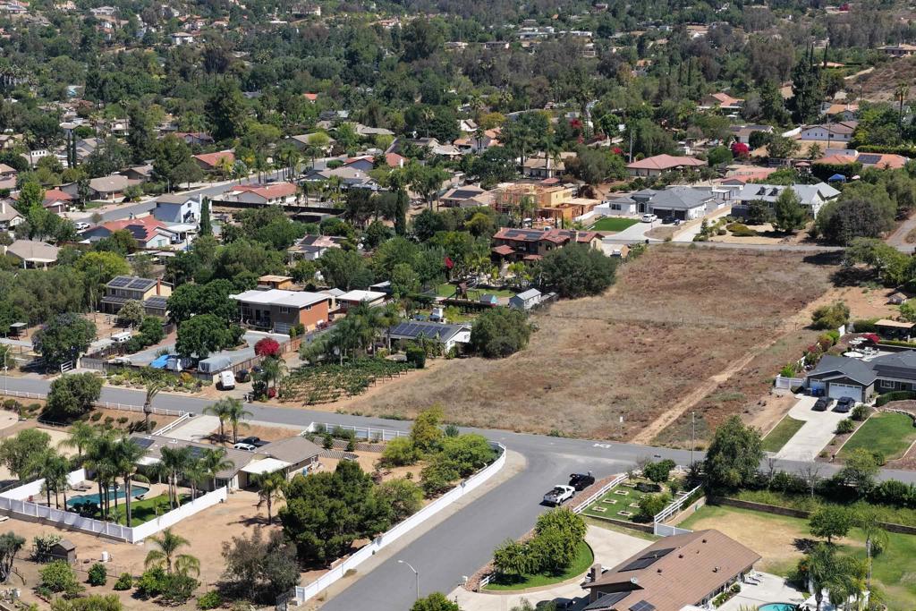 14444 Twin Peaks Rd Property Photo 35