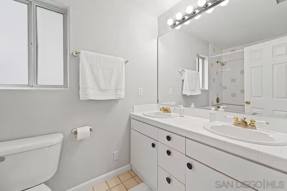 309 W Lewis St Property Photo 29