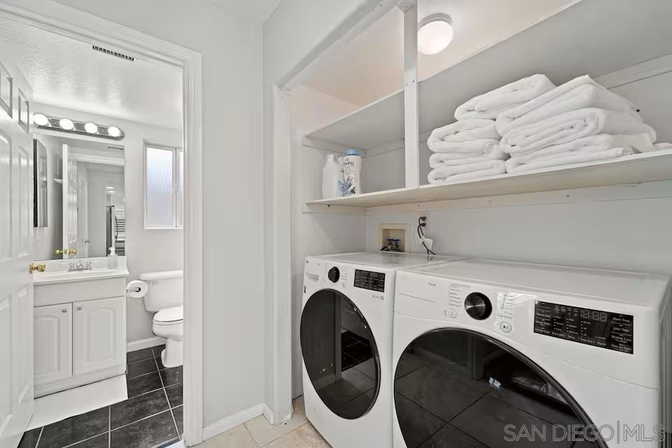 309 W Lewis St Property Photo 31
