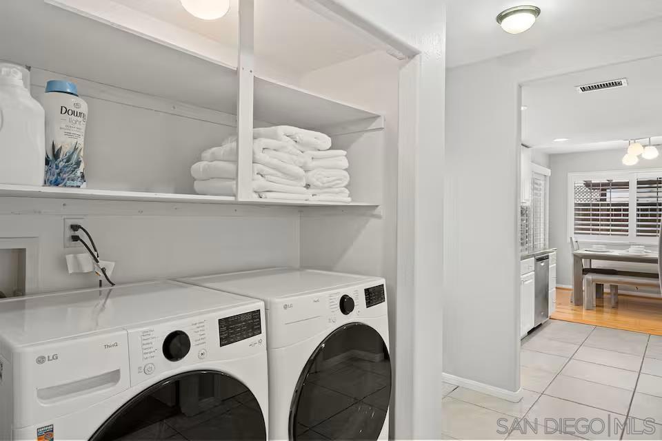 309 W Lewis St Property Photo 32