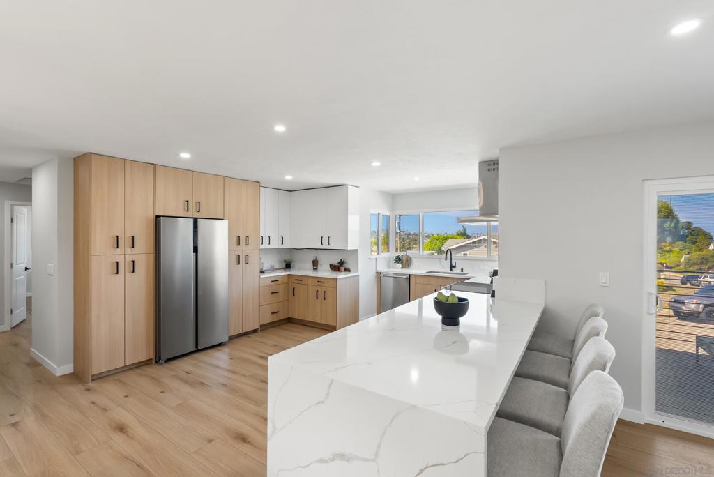 2175 Clove St Property Photo 1