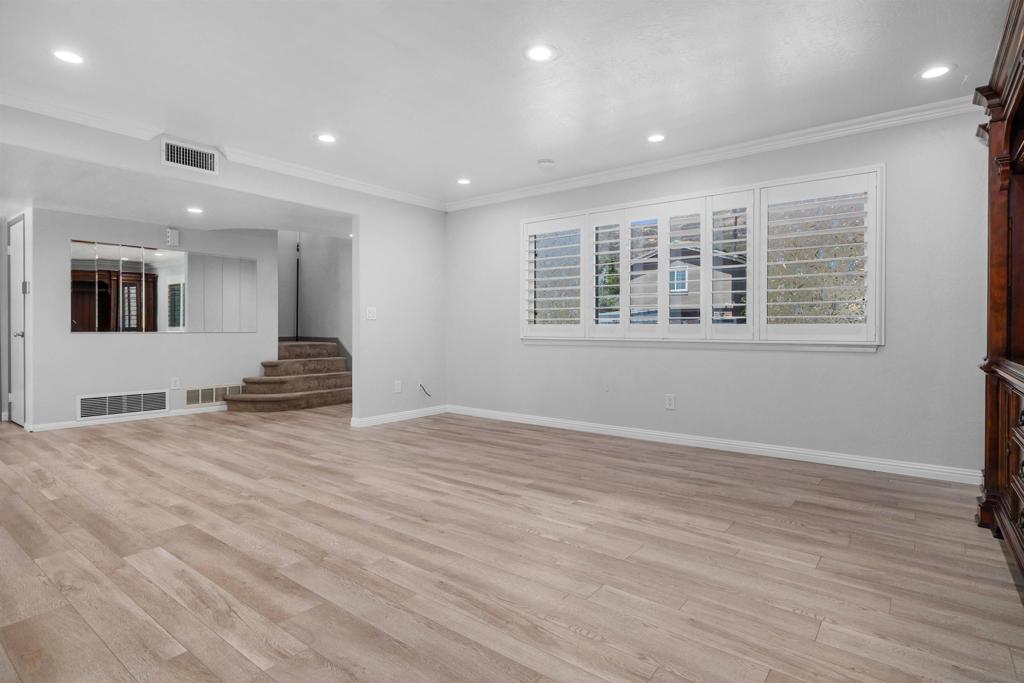 7376 Melotte St Property Photo 4