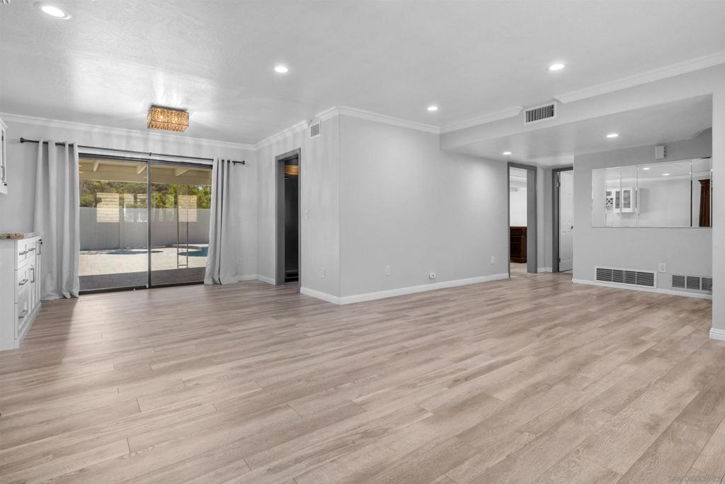 7376 Melotte St Property Photo 10