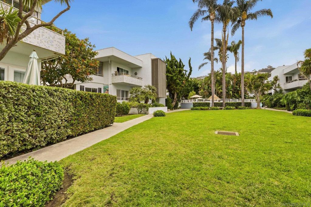 2364 Torrey Pines Rd. Property Photo 4