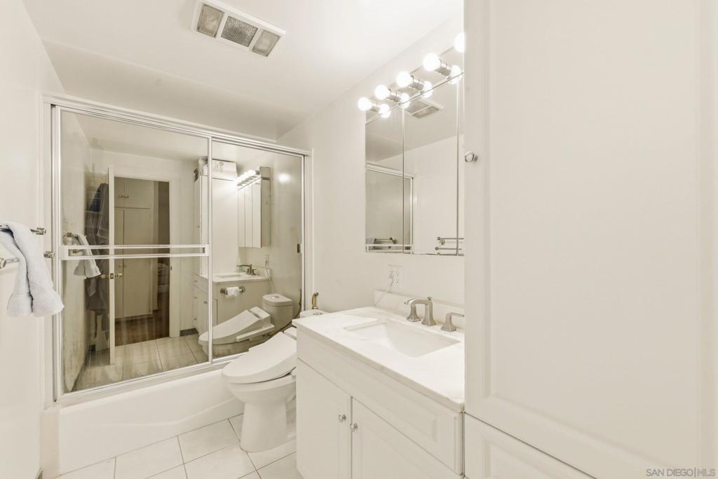 2364 Torrey Pines Rd. Property Photo 17