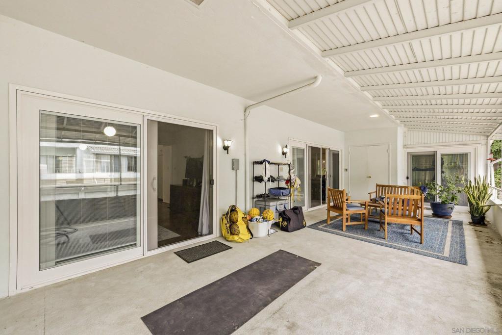 2364 Torrey Pines Rd. Property Photo 18
