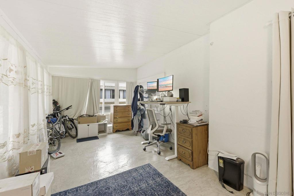 2364 Torrey Pines Rd. Property Photo 25