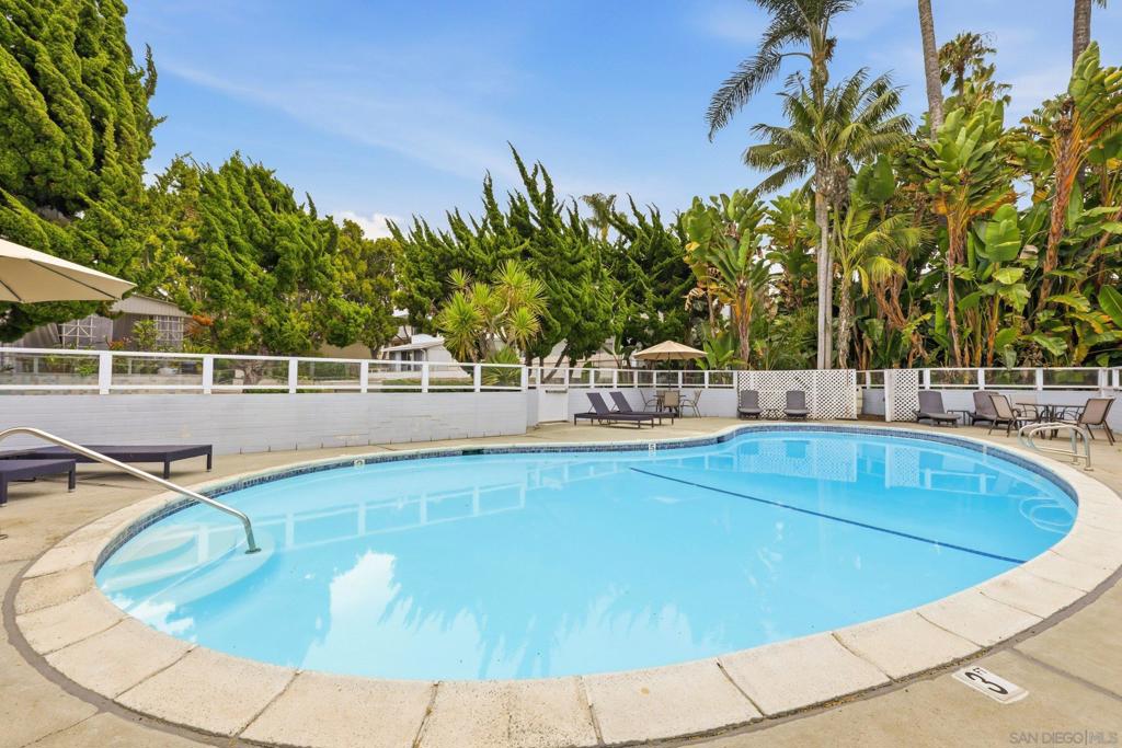 2364 Torrey Pines Rd. Property Photo 29