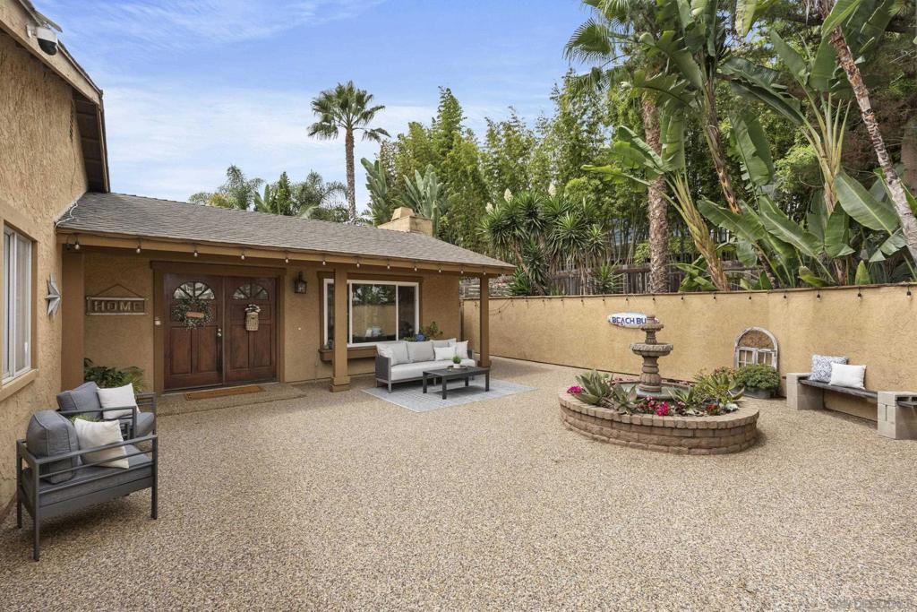 489 La Costa Ave Property Photo 3