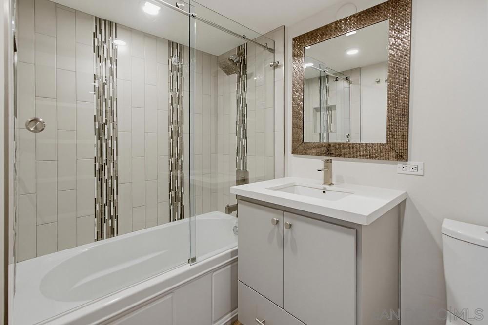500 W Harbor 905 Property Photo 28
