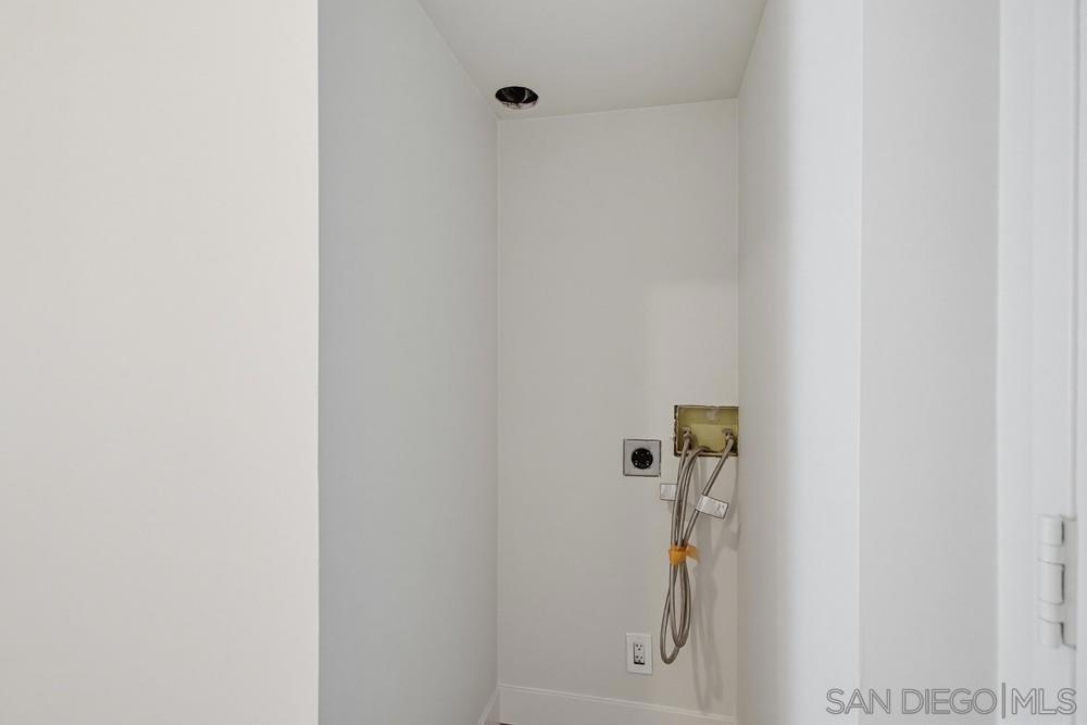 500 W Harbor 905 Property Photo 39