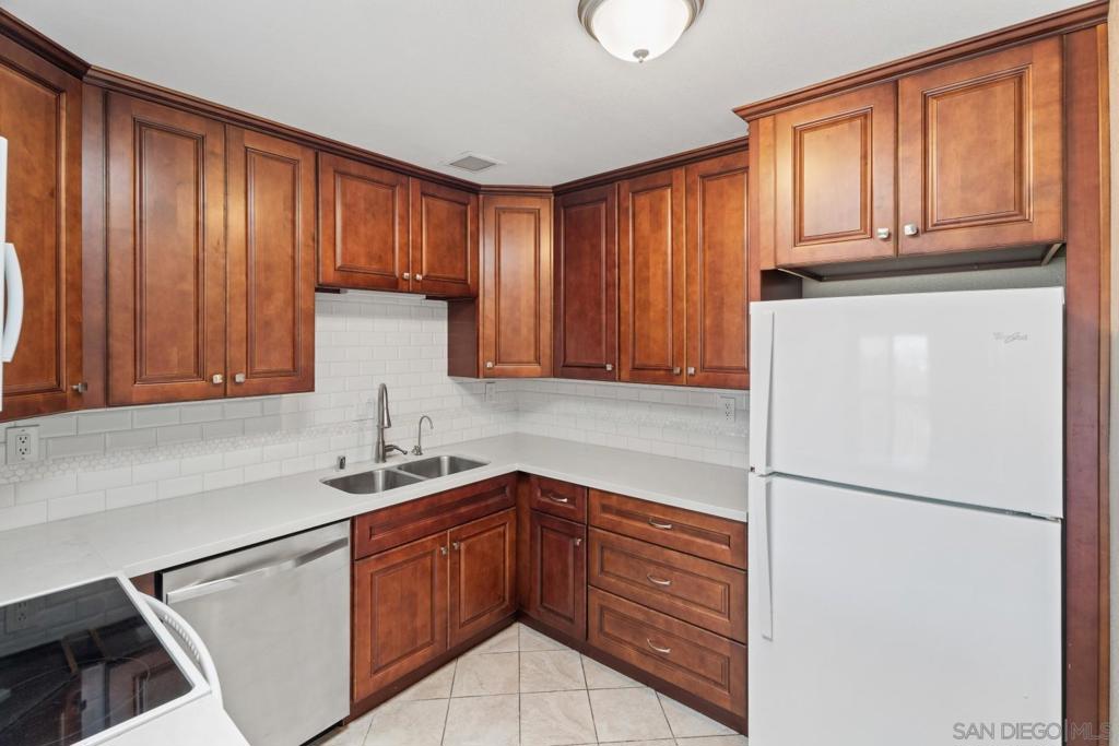 2909 Cowley Way L Property Photo 5