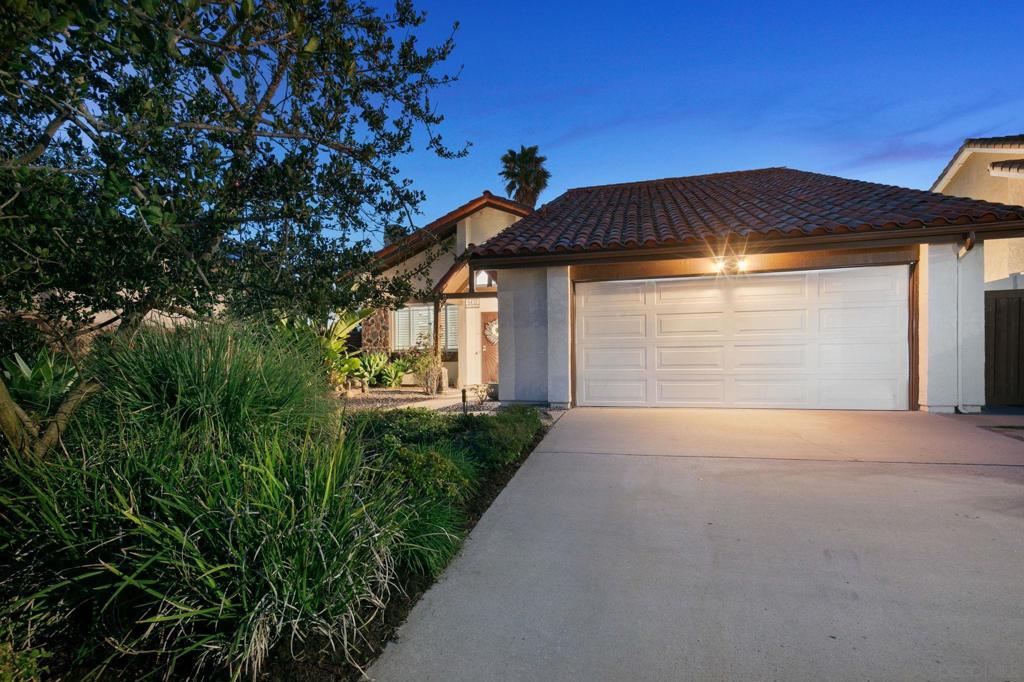 6433 La Paloma St Property Photo 3