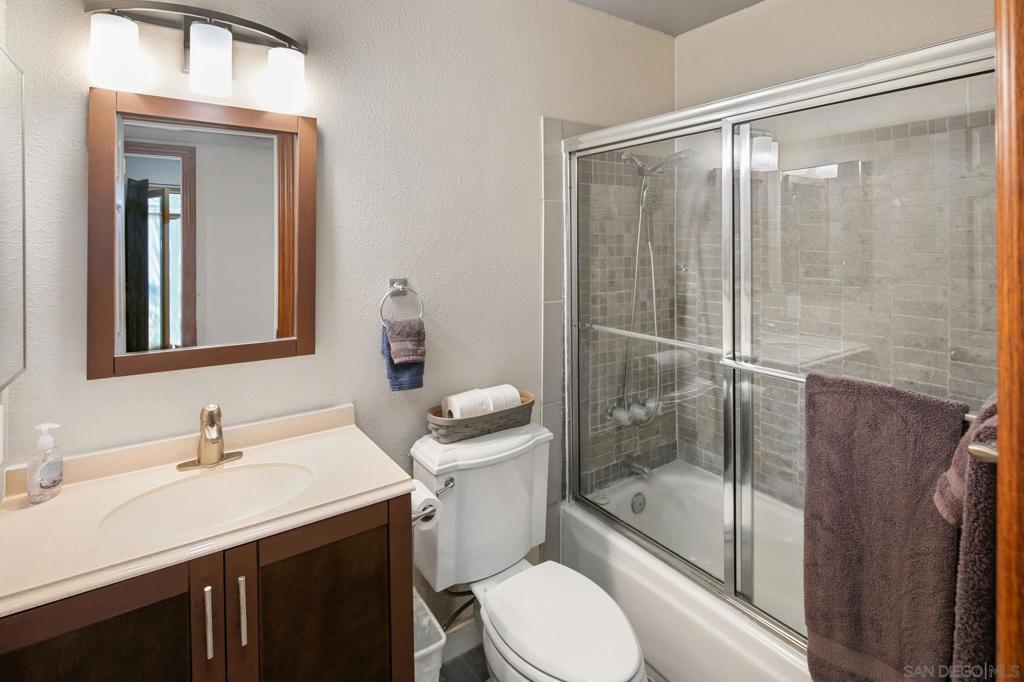 6433 La Paloma St Property Photo 44