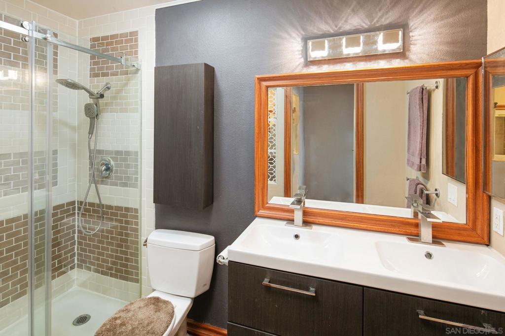 6433 La Paloma St Property Photo 52