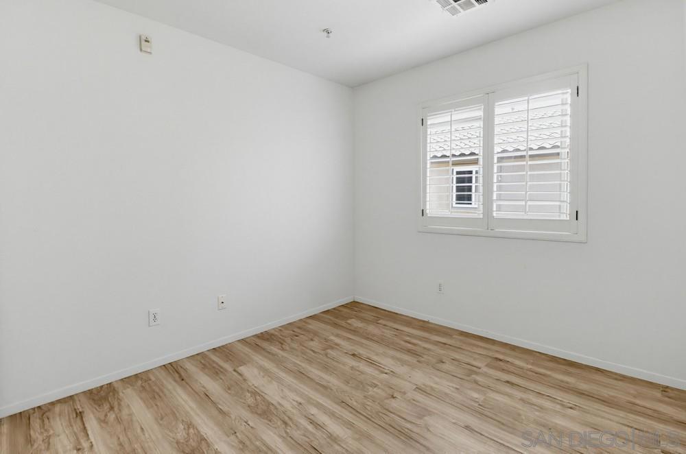 260015192SD Property Photo 15
