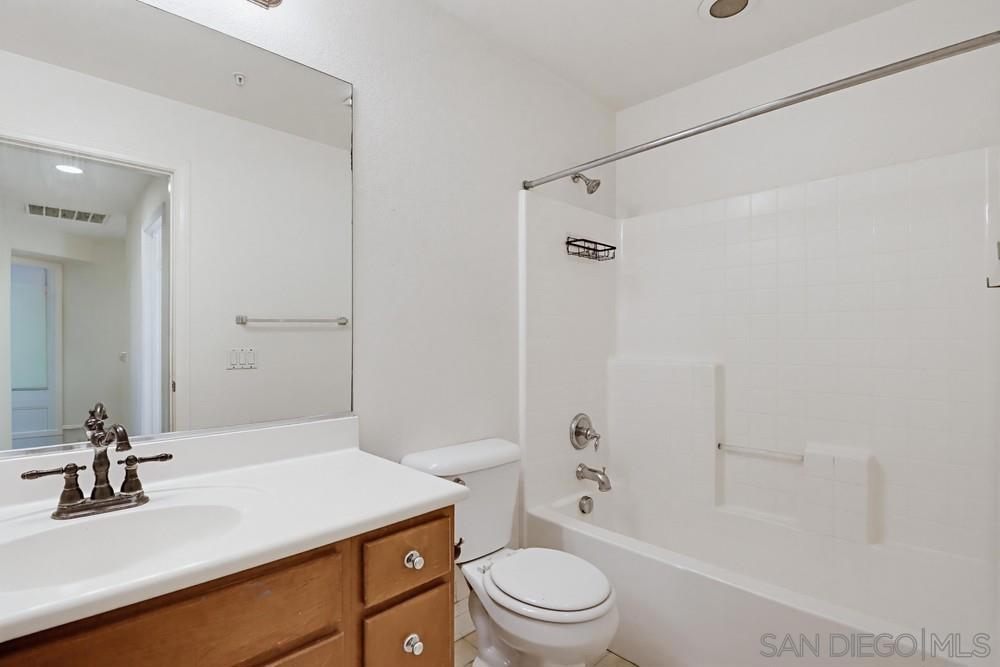 260015192SD Property Photo 17