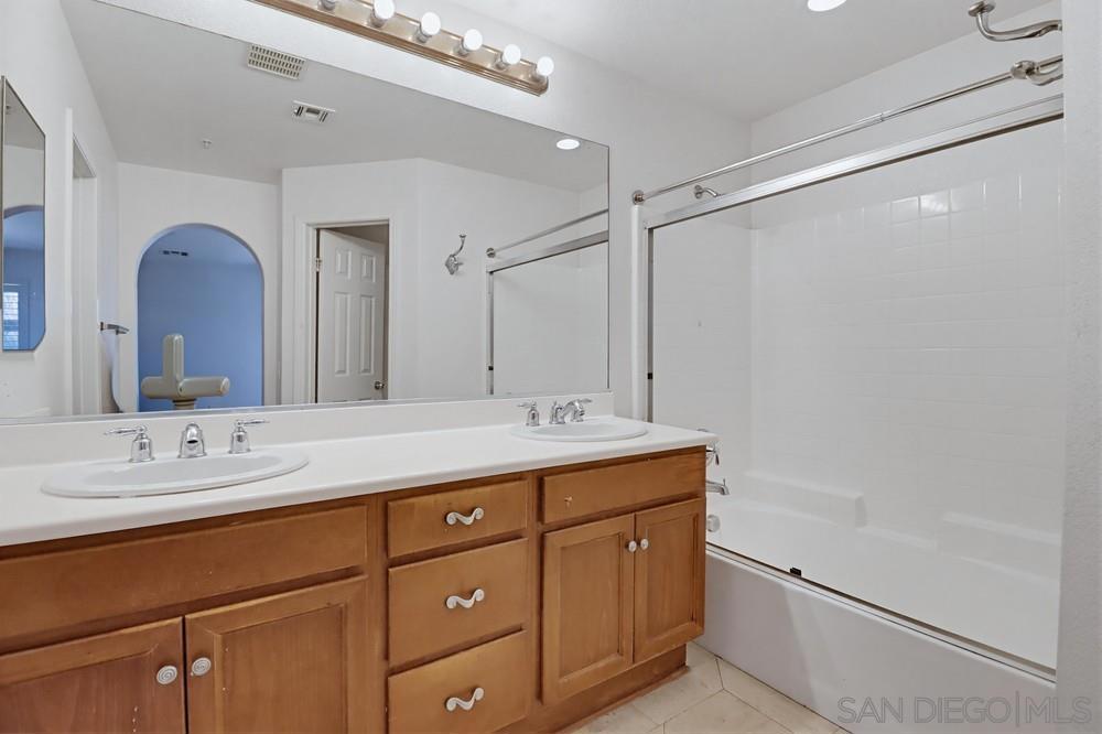 260015192SD Property Photo 19