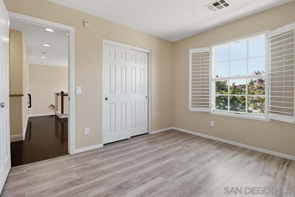 260015192SD Property Photo 24