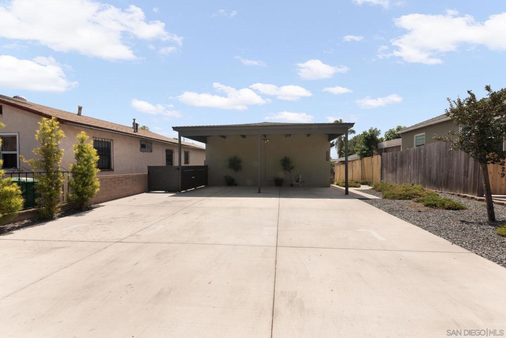 4233 Pepper Dr Property Photo 4